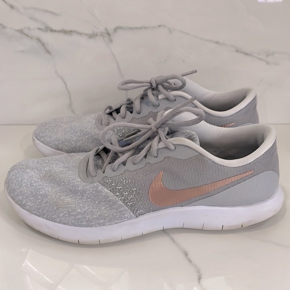 Rose Gold Nike flex contact tennis shoes - Picture 4 of 12